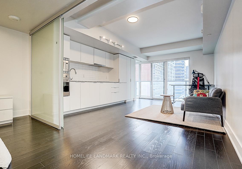 955-bay-street-toronto-ontario-c13107956
