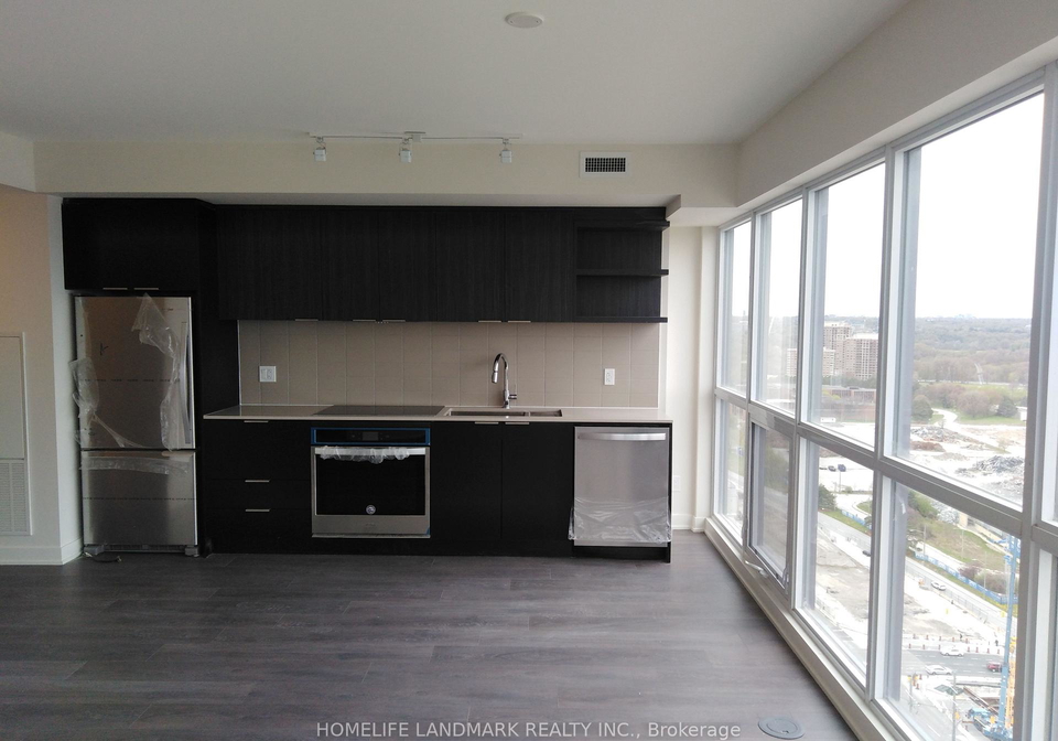 6-sonic-way-s-east-york-ontario-c13107988