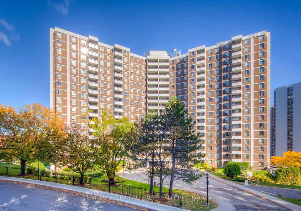 10-edgecliffe-golfway-east-york-ontario-c13108082