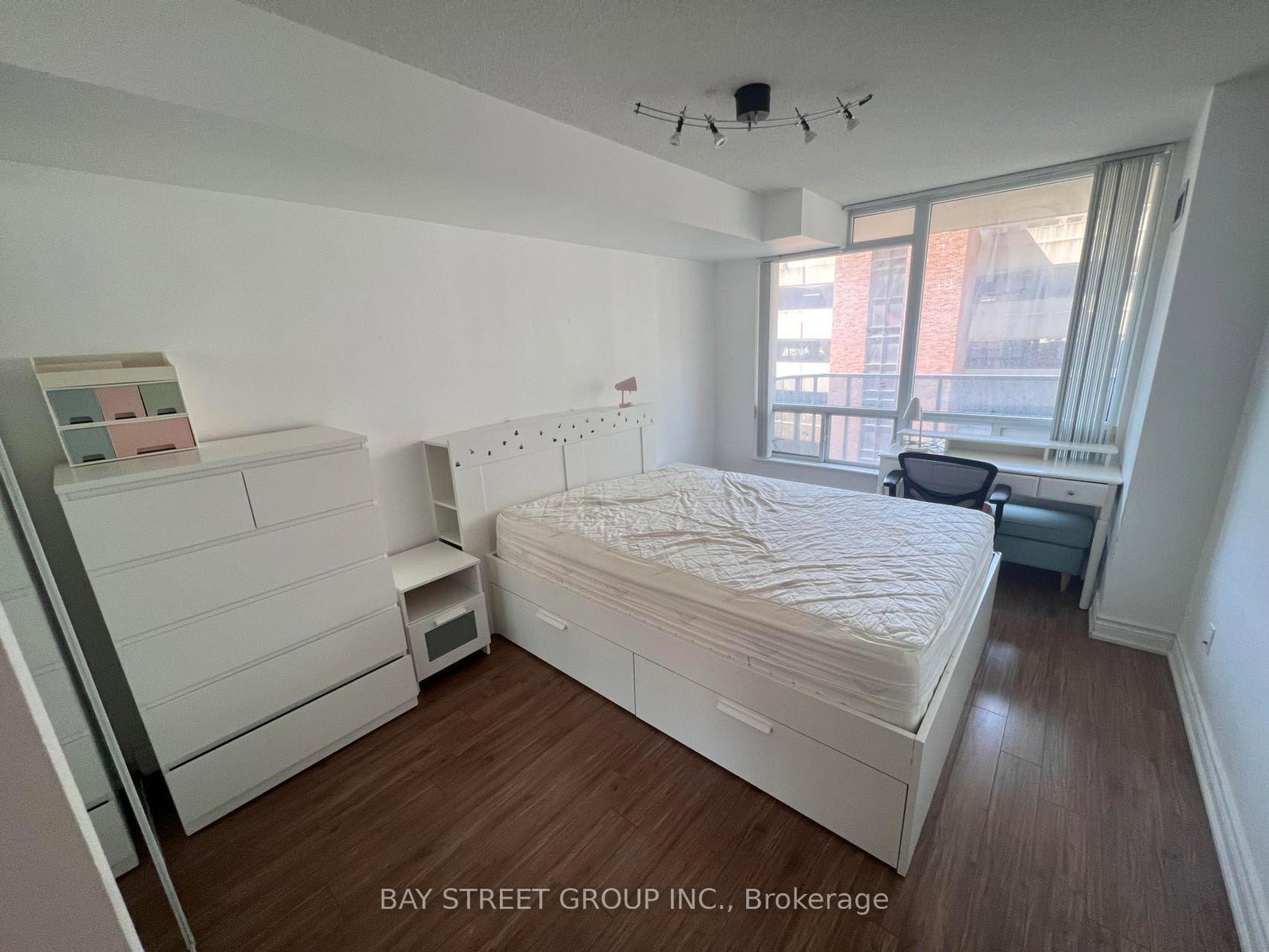 750-bay-street-toronto-ontario-c13108174