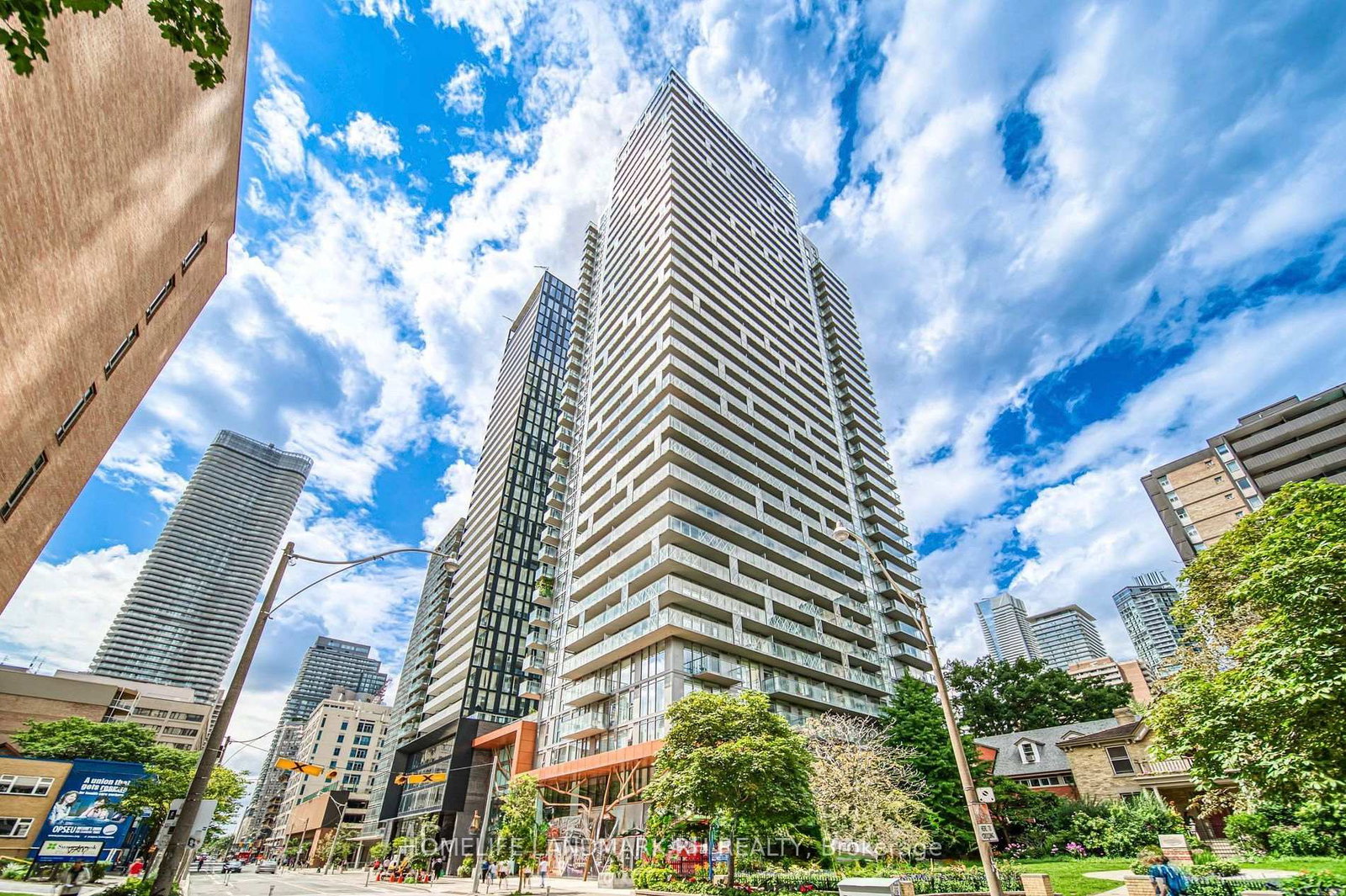 50-wellesley-street-e-toronto-ontario-c13108200