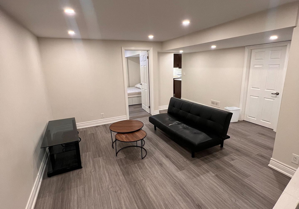 39-waddington-crescent-north-york-ontario-c13108474
