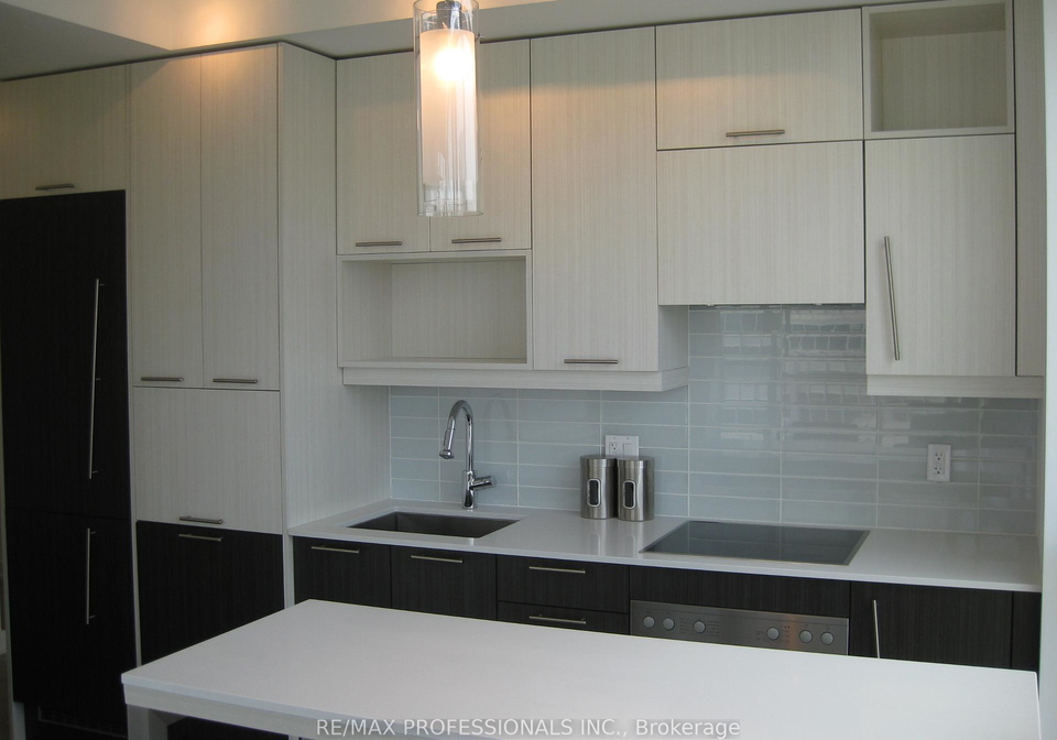 199-richmond-street-w-toronto-ontario-c13108500