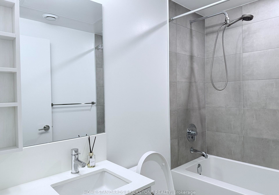 8-wellesley-street-w-toronto-ontario-c13108556