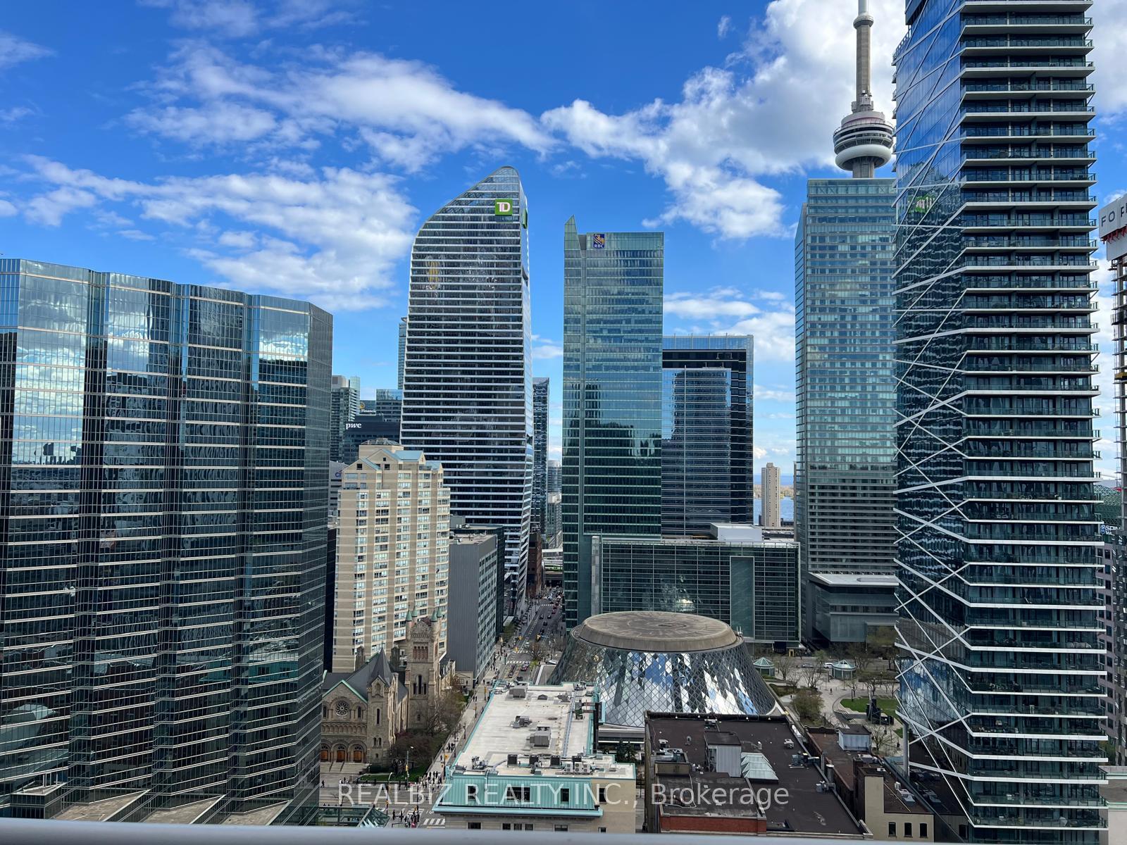 126-simcoe-street-toronto-ontario-c13108764
