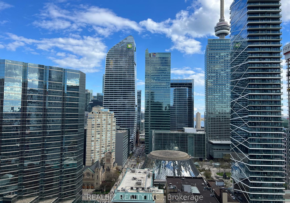 126-simcoe-street-toronto-ontario-c13108764