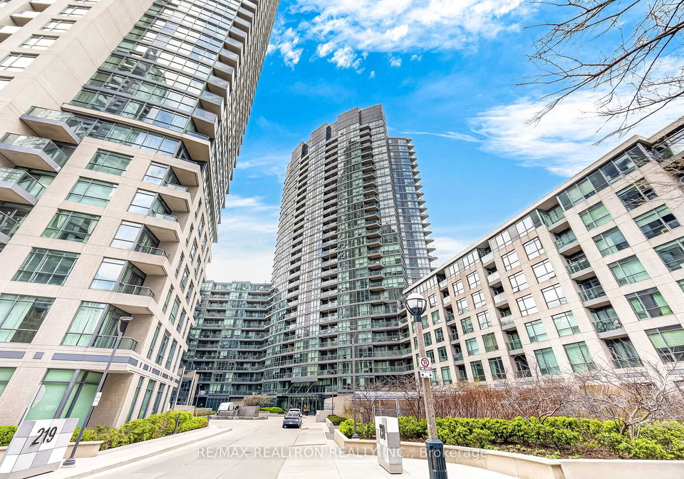 231-fort-york-boulevard-toronto-ontario-c13108972