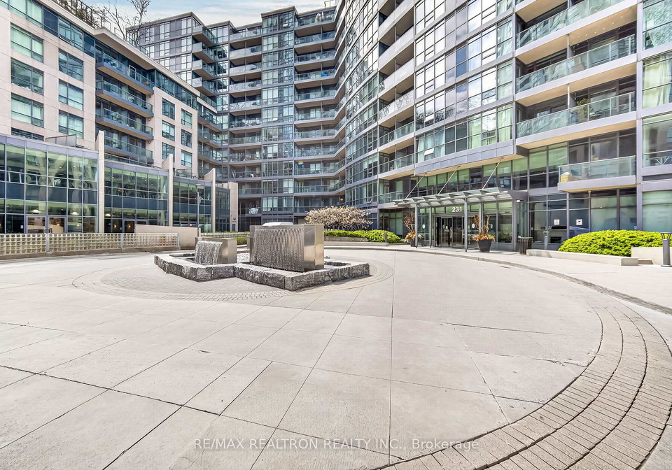 231-fort-york-boulevard-toronto-ontario-c13108972
