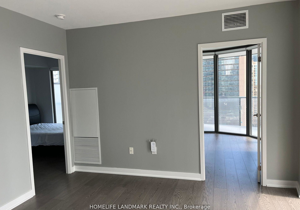 11-wellesley-street-w-toronto-ontario-c13108986