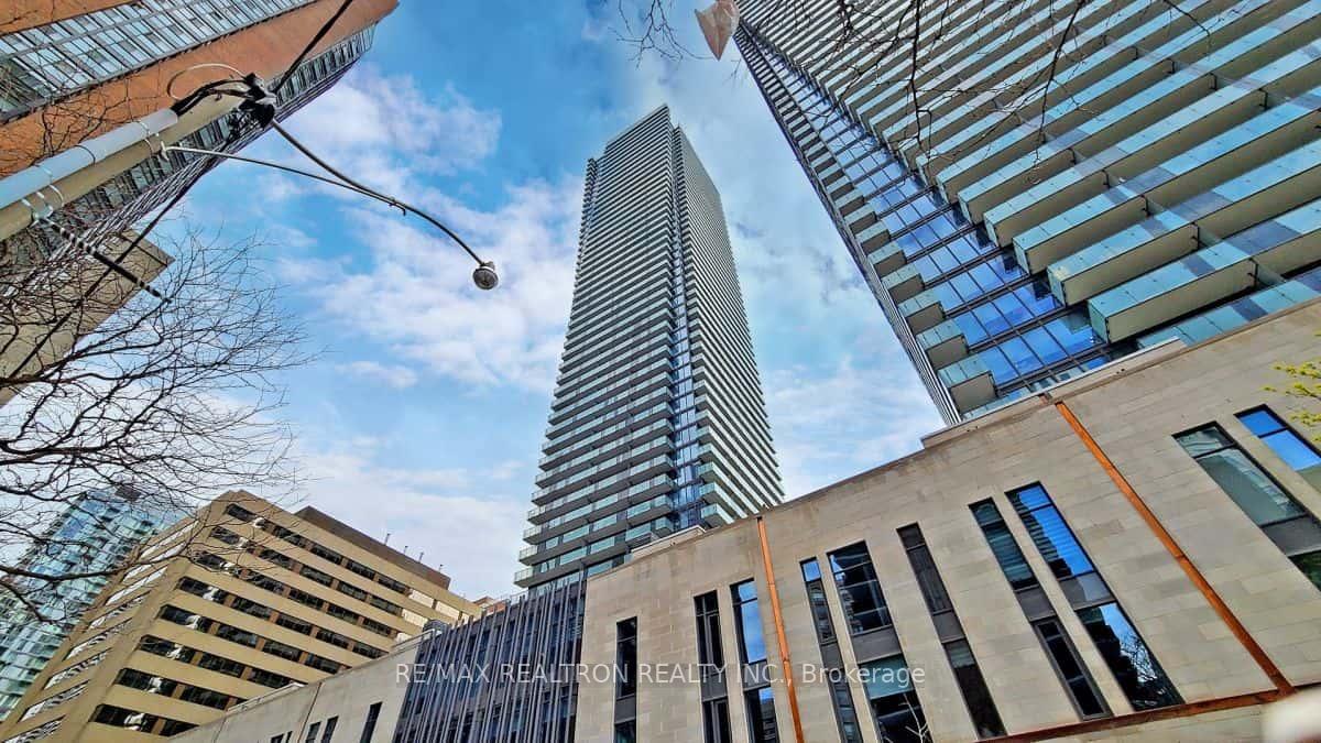 1080-bay-street-toronto-ontario-c13109058