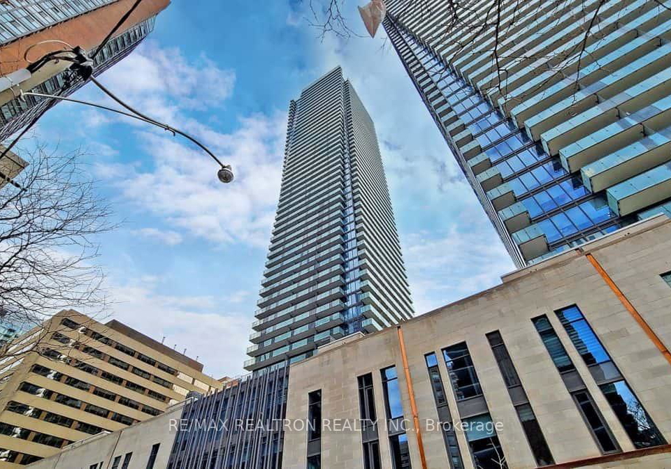 1080-bay-street-toronto-ontario-c13109058