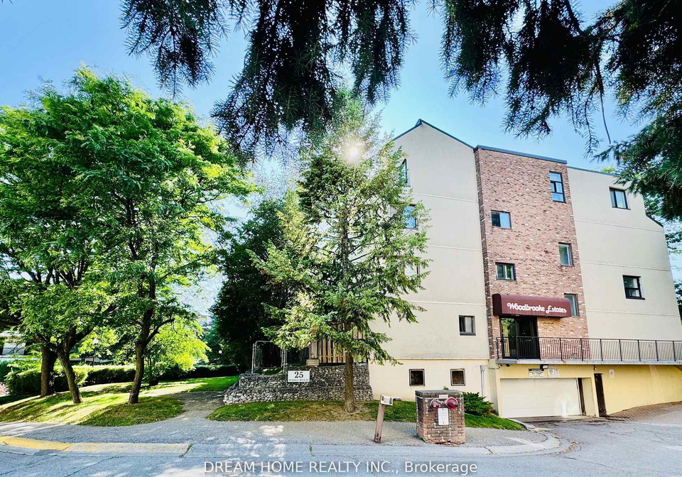 25-pebble-byway-north-york-ontario-c13109076