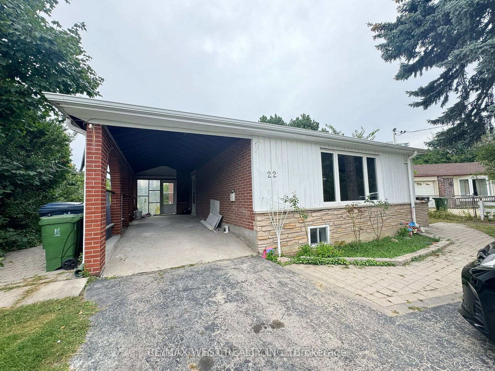22-axsmith-crescent-north-york-ontario-c13109124
