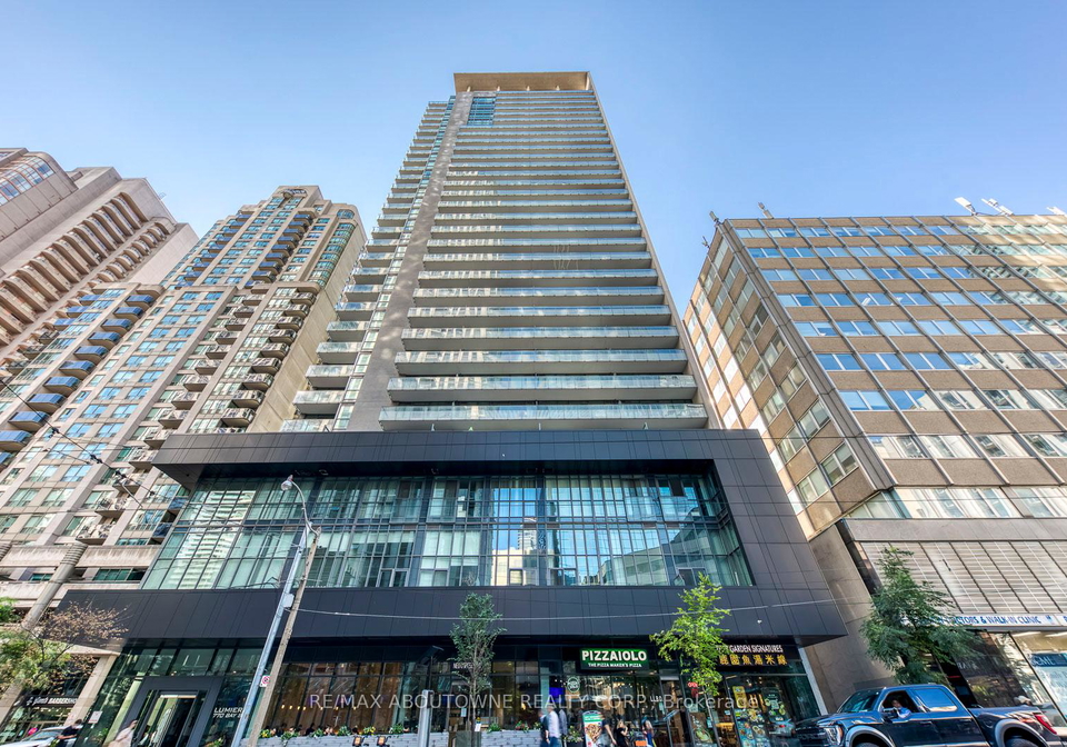 770-bay-street-toronto-ontario-c13109332