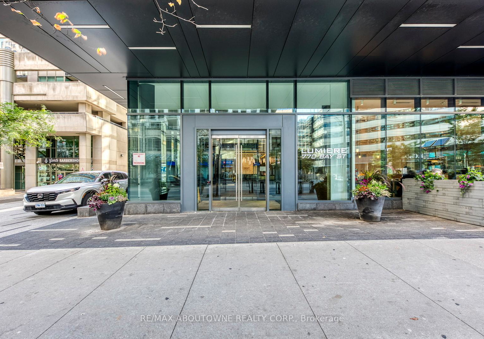 770-bay-street-toronto-ontario-c13109332