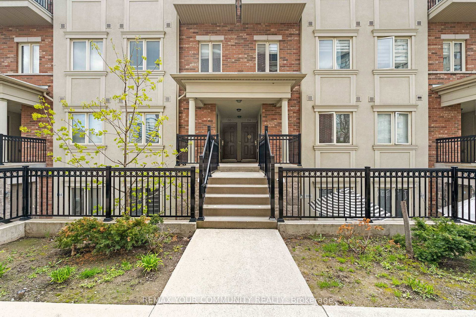 17-coneflower-crescent-toronto-ontario-c13109654