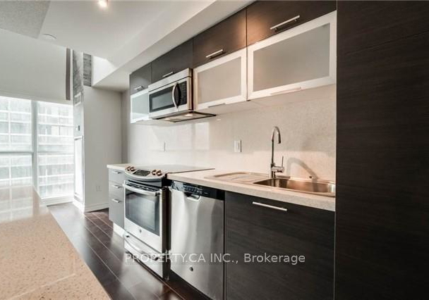 386-yonge-street-toronto-ontario-c13109772