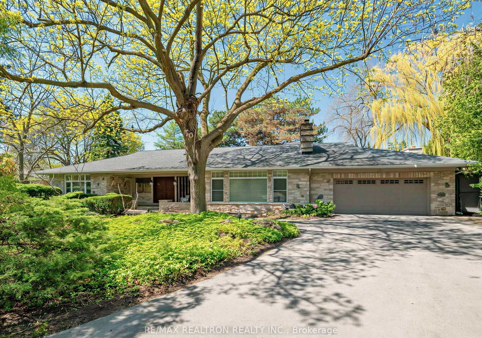 11-mead-court-north-york-ontario-c13109784