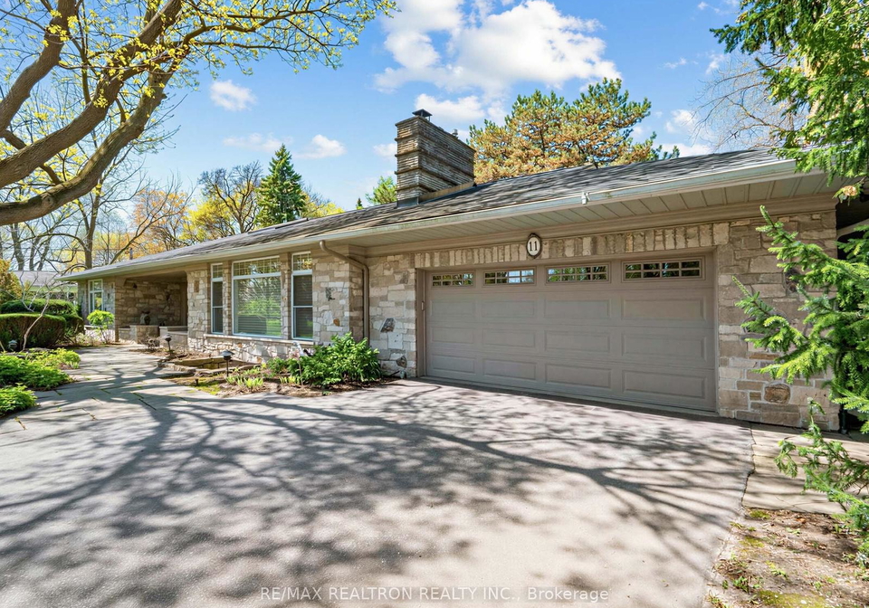 11-mead-court-north-york-ontario-c13109784