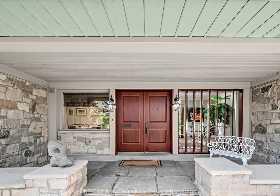 11-mead-court-north-york-ontario-c13109784