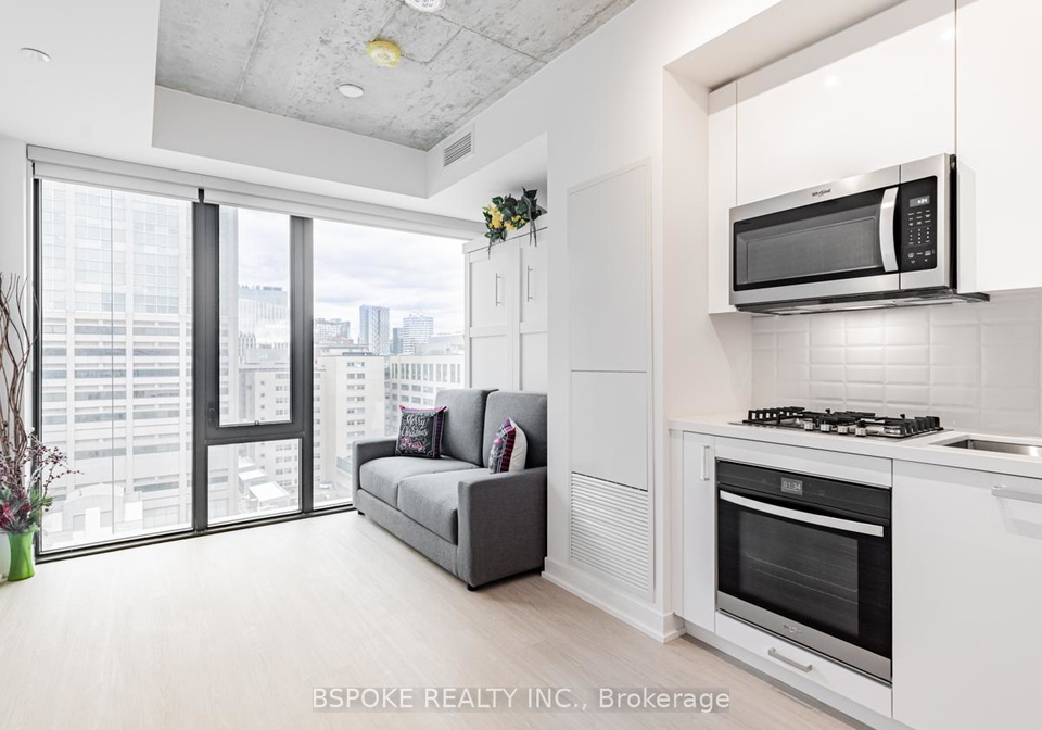 195-mccaul-street-toronto-ontario-c13109814