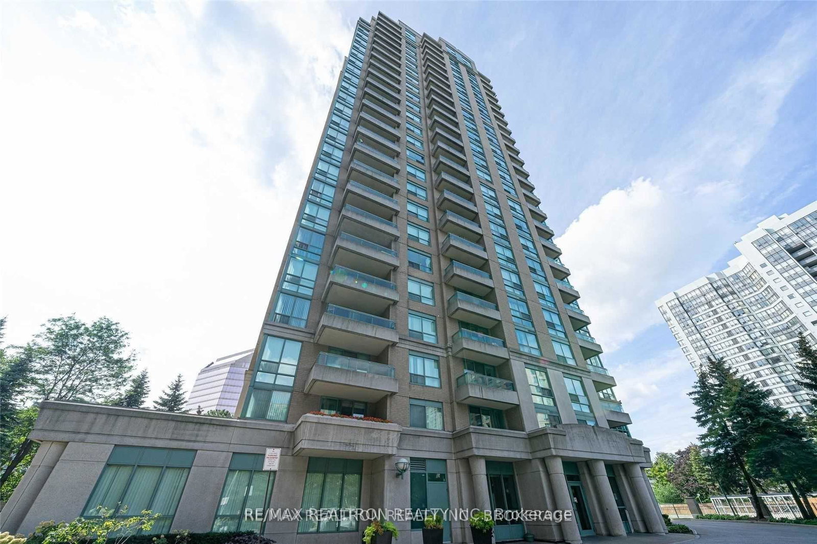 1-pemberton-avenue-north-york-ontario-c13110498