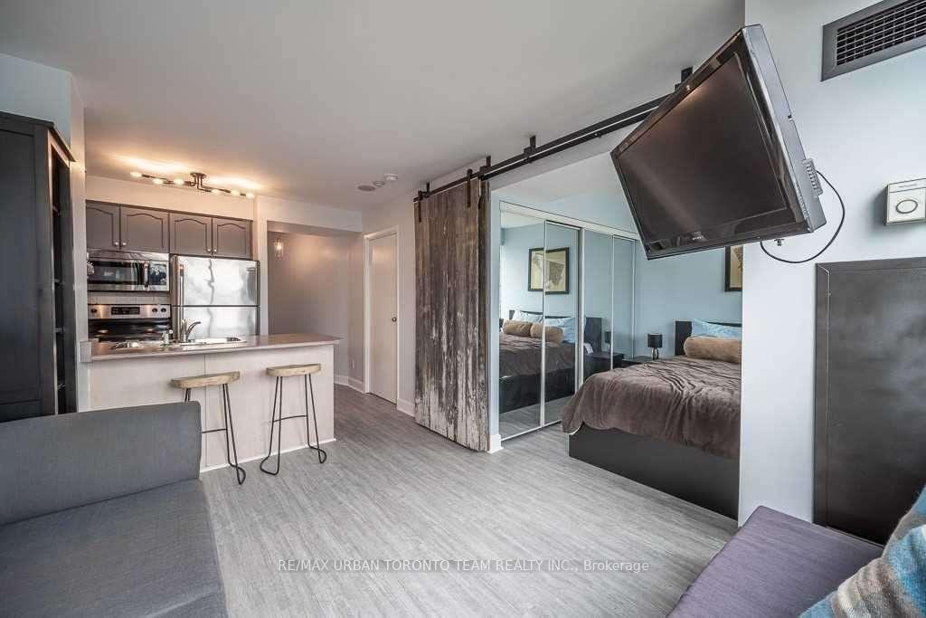 650-queens-quay-boulevard-toronto-ontario-c13110566
