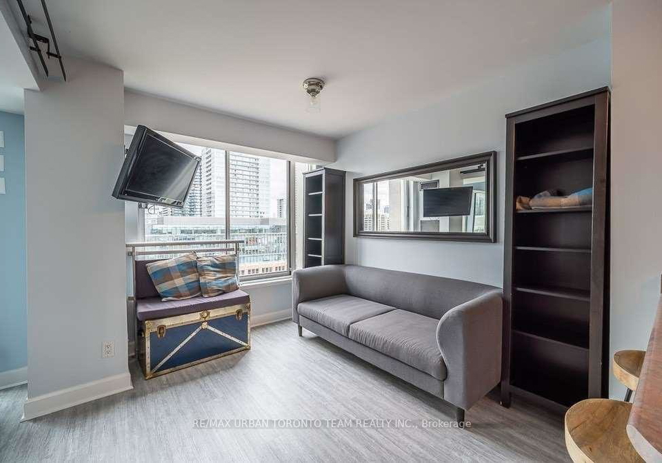 650-queens-quay-boulevard-toronto-ontario-c13110566