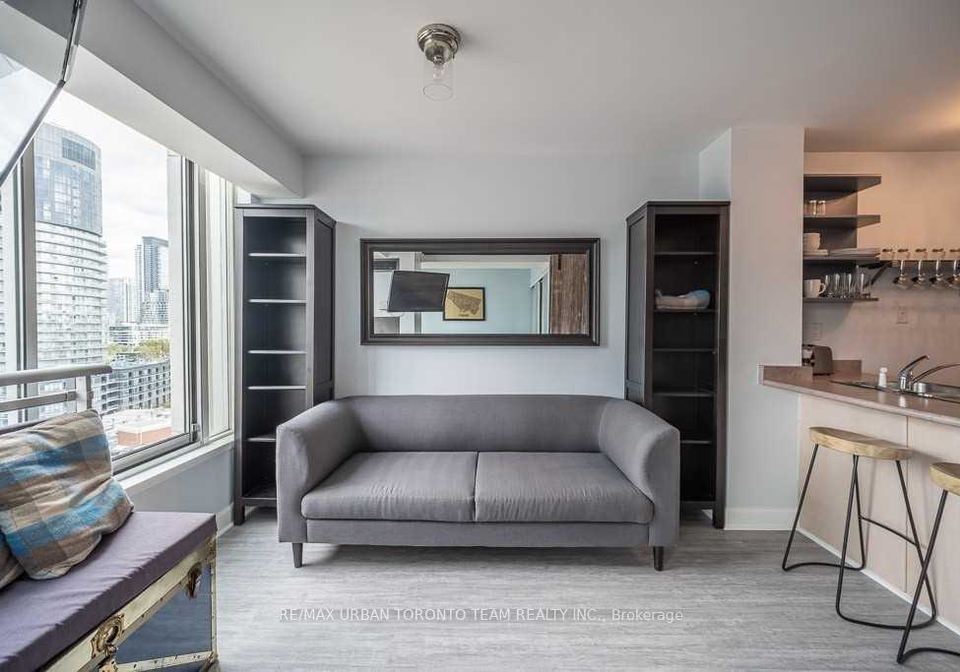 650-queens-quay-boulevard-toronto-ontario-c13110566