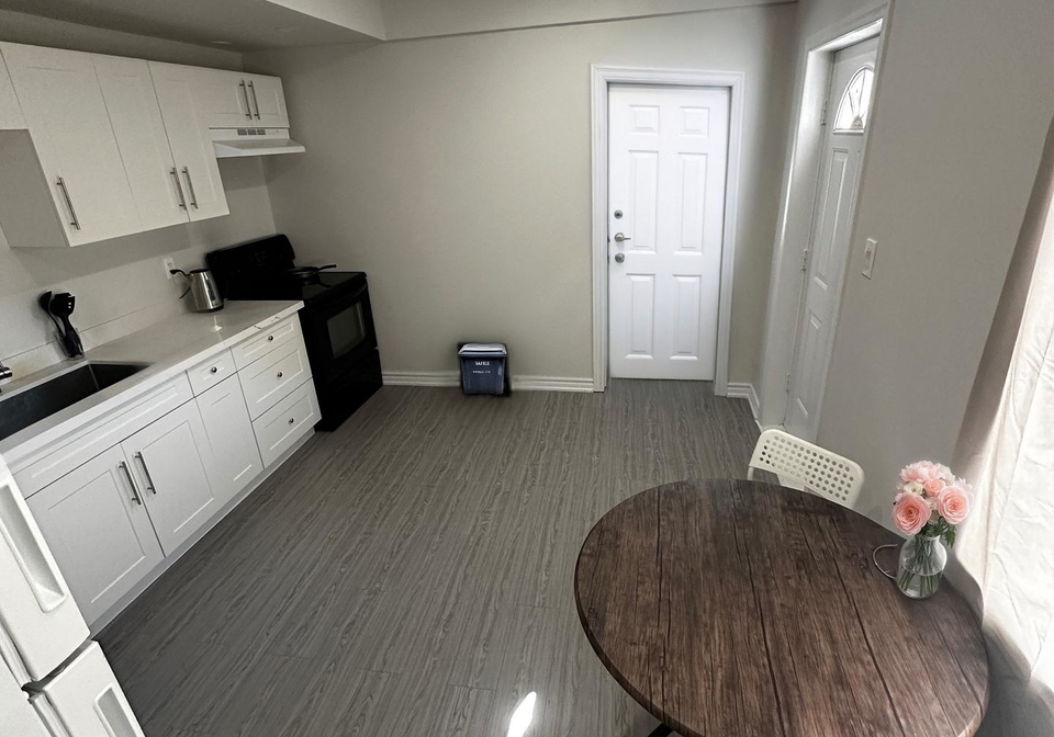 25-howard-street-toronto-ontario-c13110634