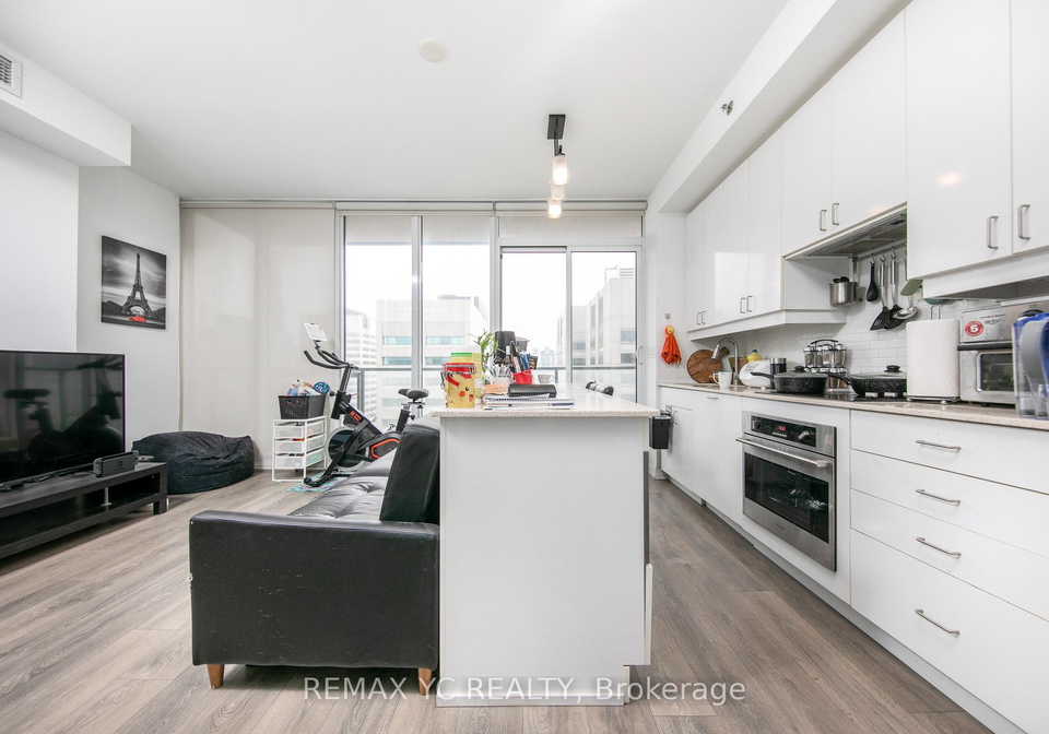 426-university-avenue-toronto-ontario-c13110734