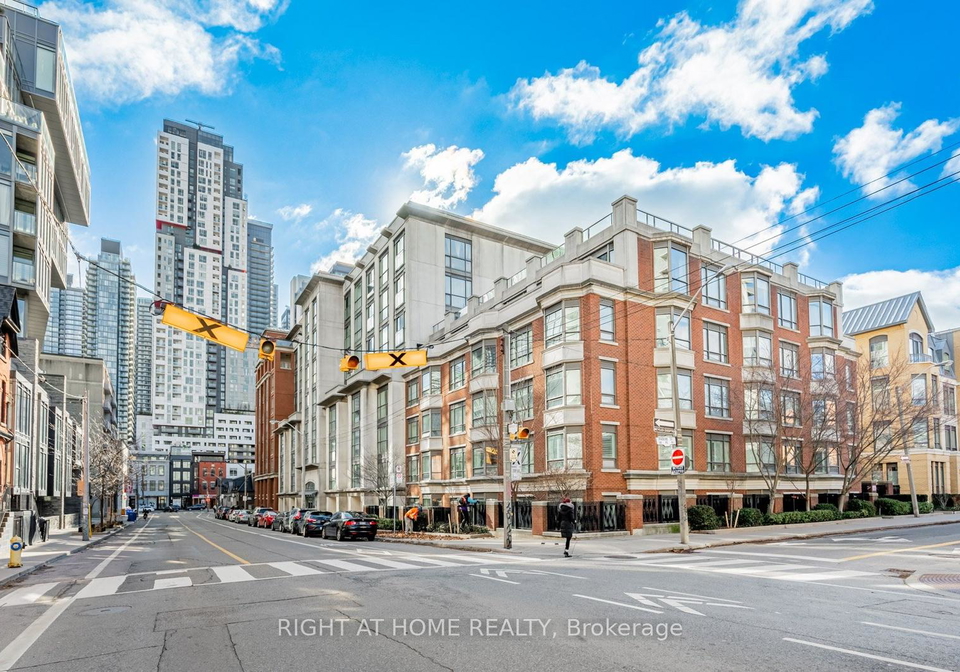 18-beverley-street-toronto-ontario-c13110800