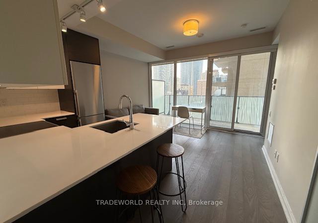 42-charles-street-e-toronto-ontario-c13111152