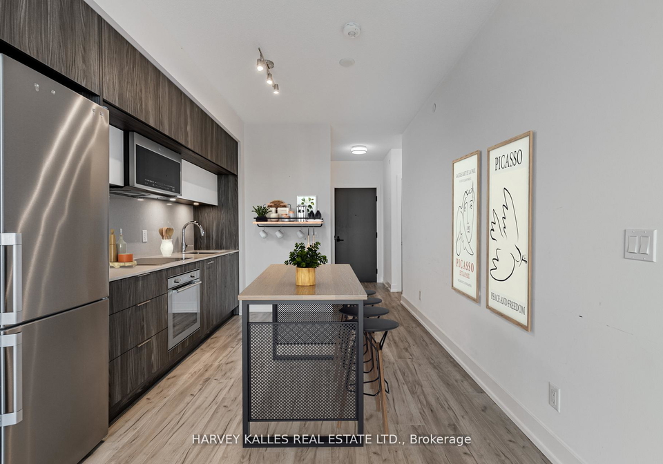 25-adra-grado-way-w-north-york-ontario-c13111188