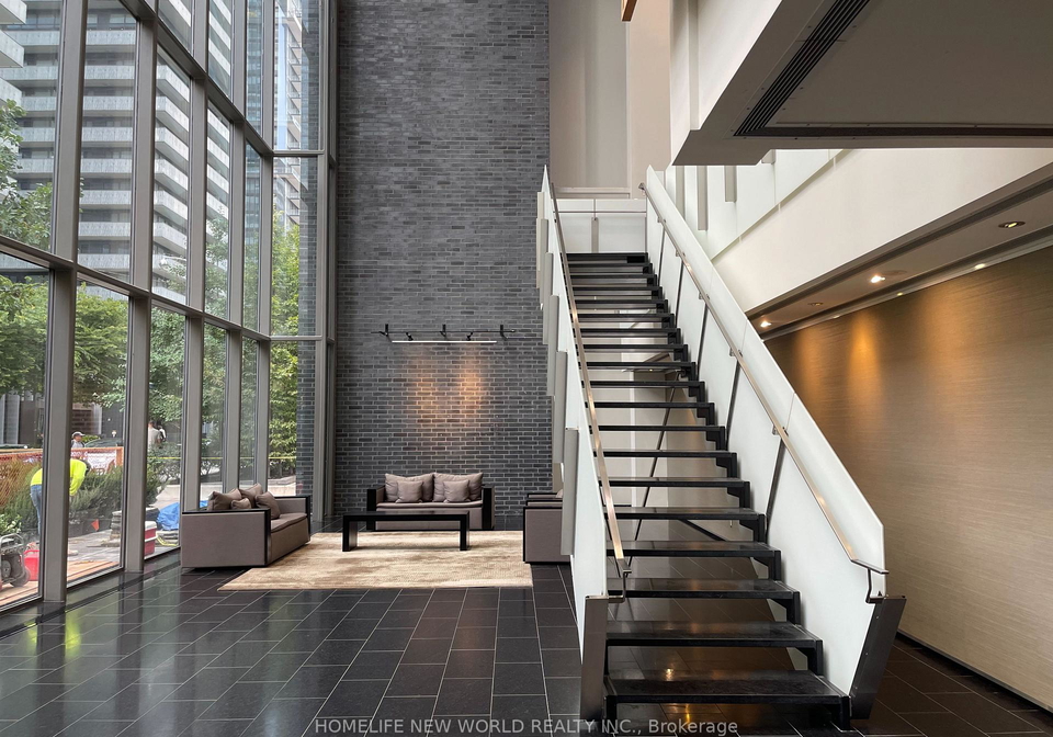 33-charles-street-e-toronto-ontario-c13111202
