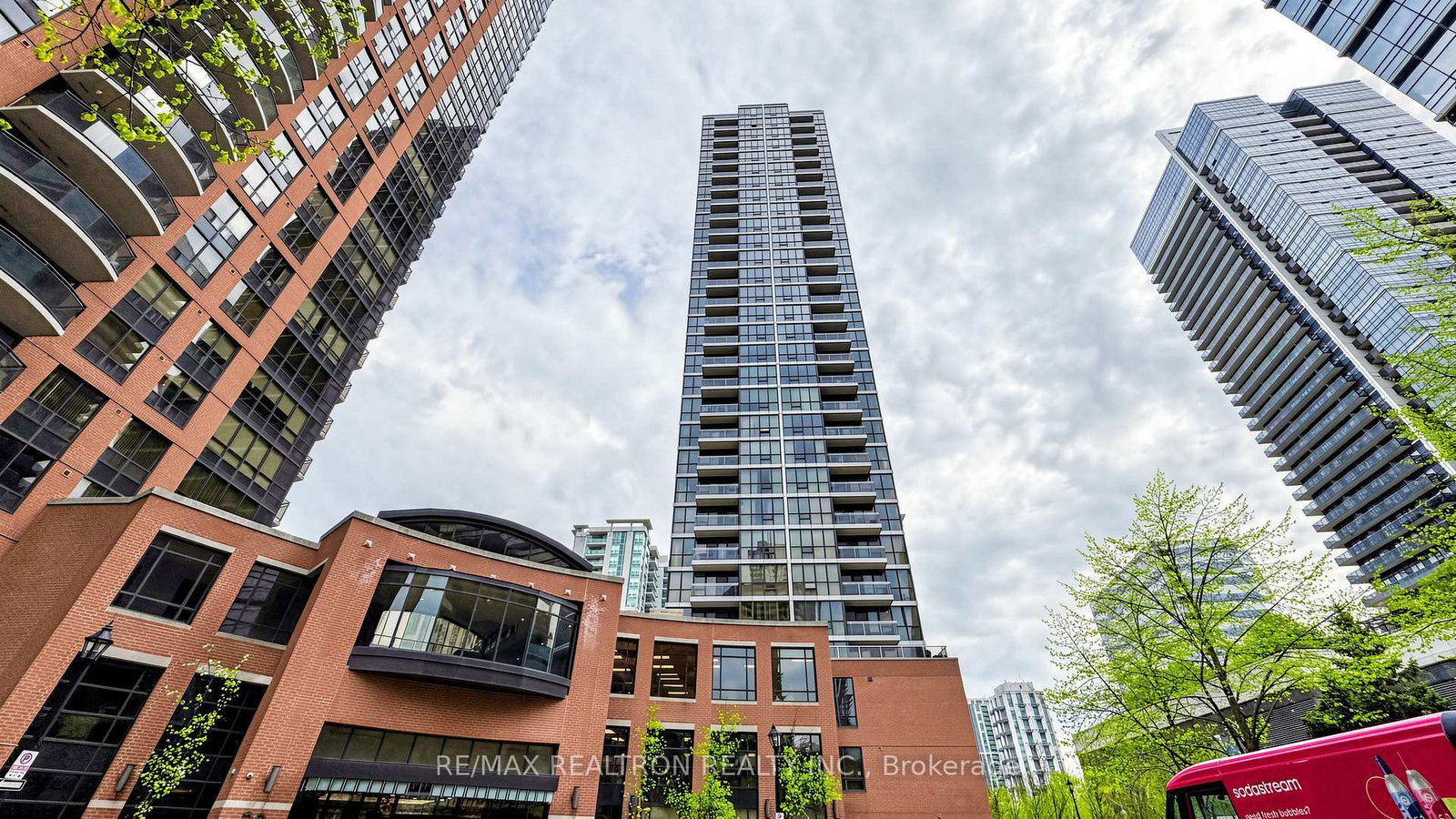 23-sheppard-avenue-e-north-york-ontario-c13111346