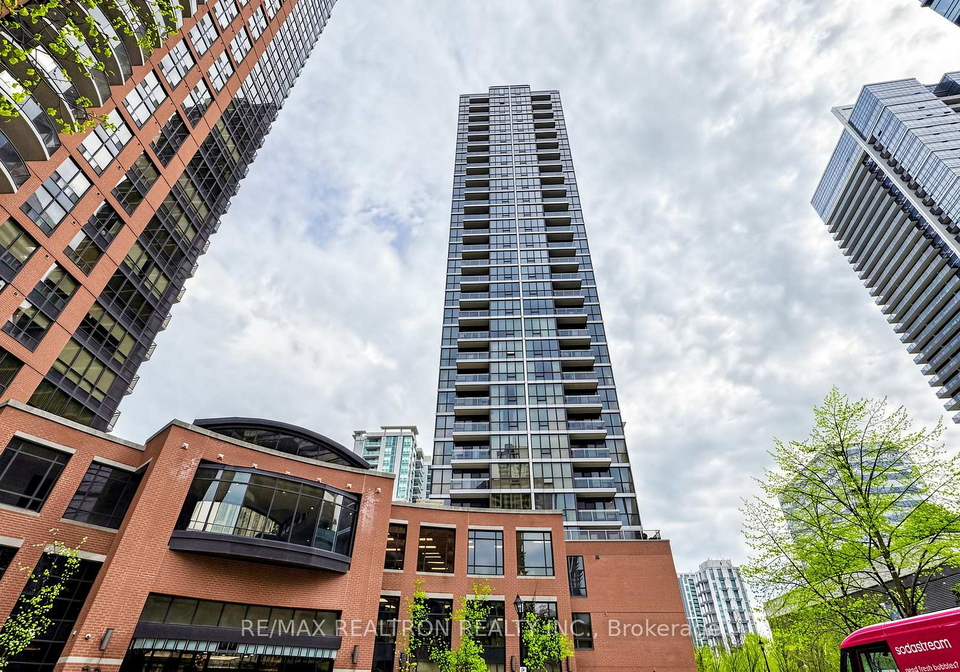 23-sheppard-avenue-e-north-york-ontario-c13111346
