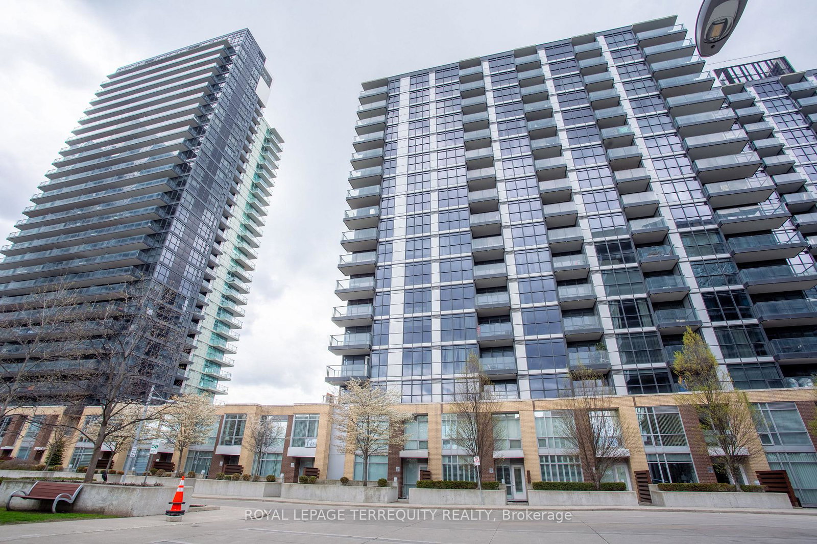 19-singer-court-north-york-ontario-c13111594