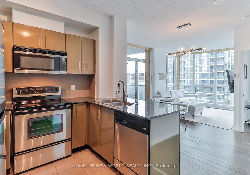 16-yonge-street-toronto-ontario-c13111776
