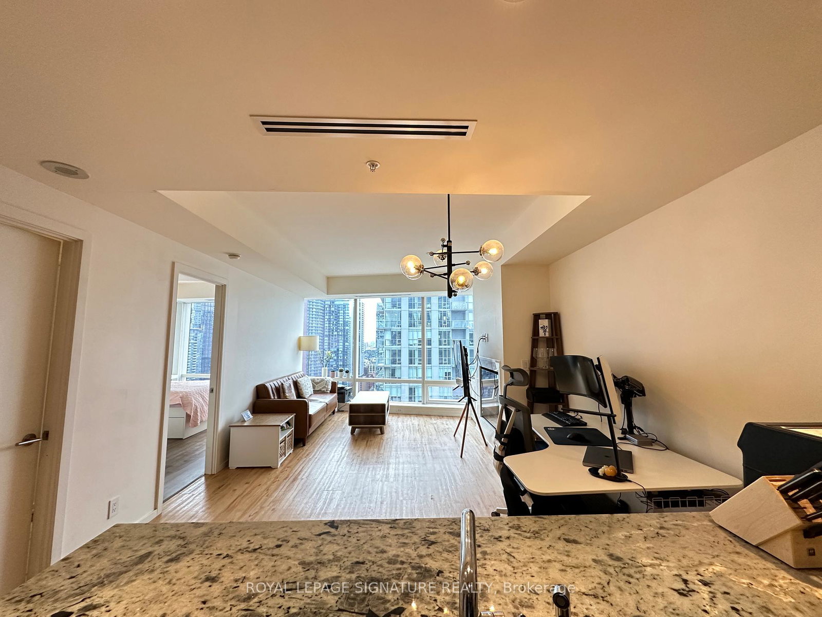180-university-avenue-toronto-ontario-c13112068