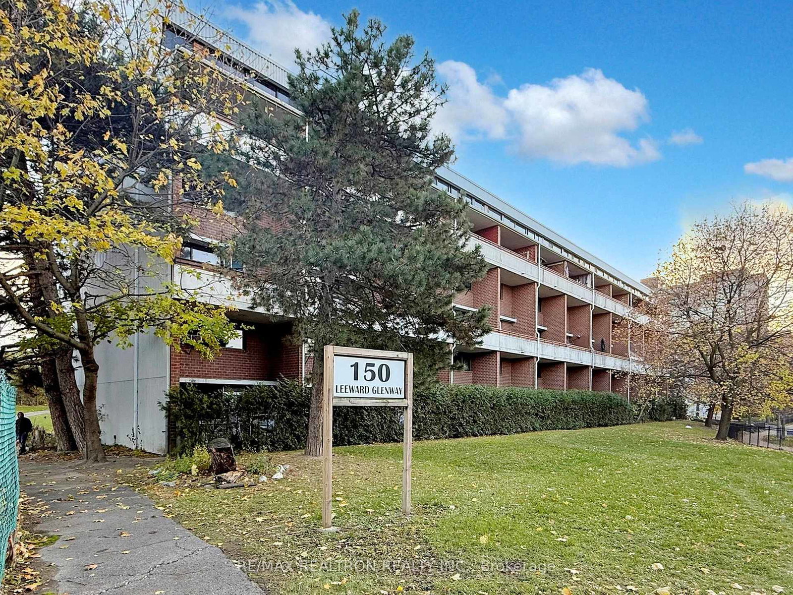 150-leeward-glenway-east-york-ontario-c13112176