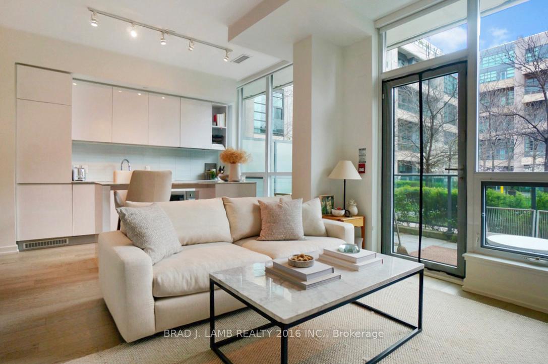 377-madison-avenue-w-toronto-ontario-c13112300