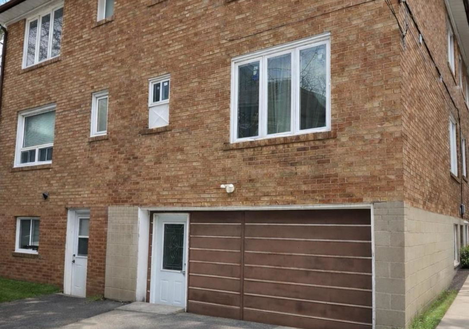 230-lawrence-avenue-w-toronto-ontario-c13112314