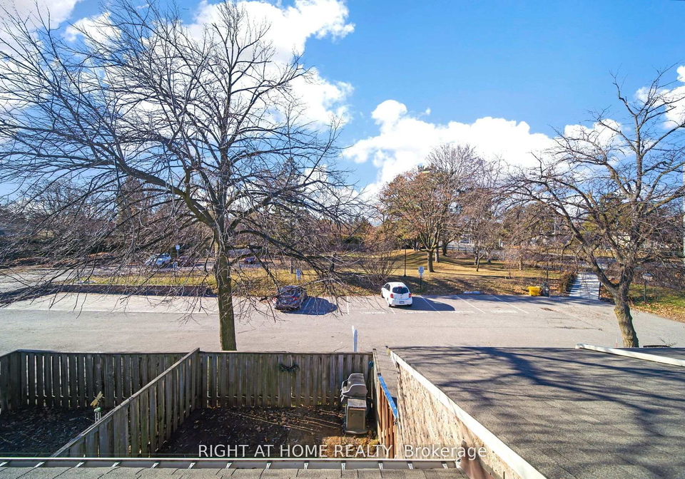 12-lace-fernway-way-w-north-york-ontario-c13112734