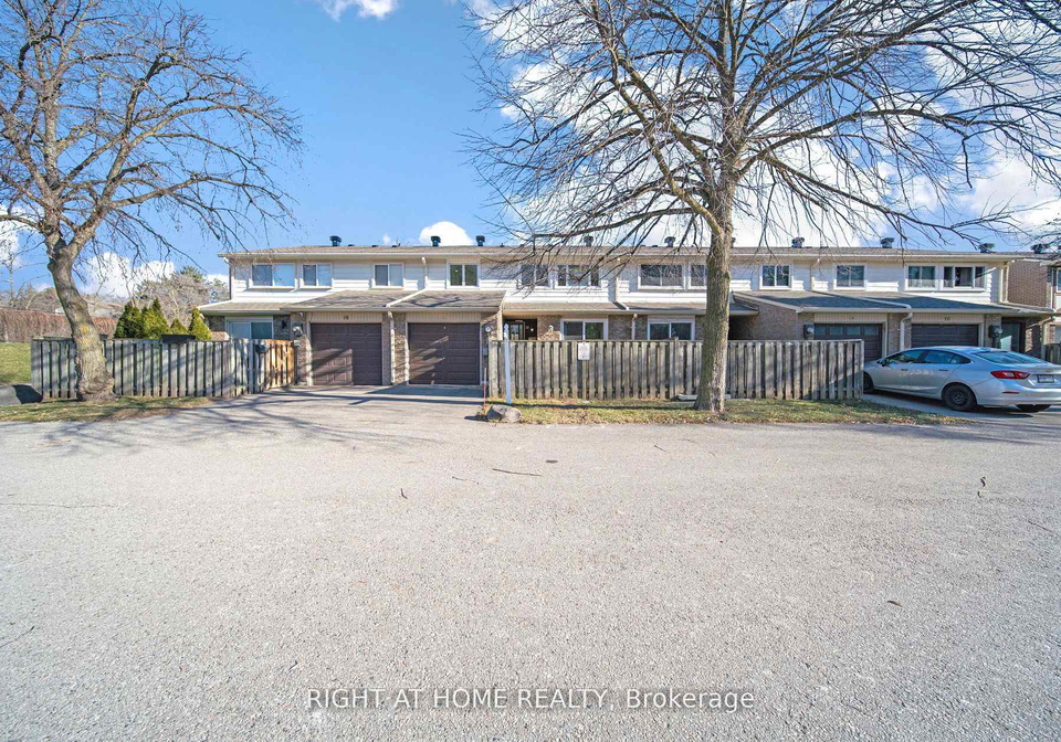 12-lace-fernway-way-w-north-york-ontario-c13112734