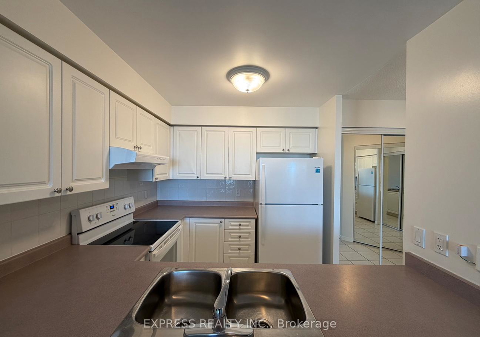 8-hillcrest-avenue-north-york-ontario-c13113038
