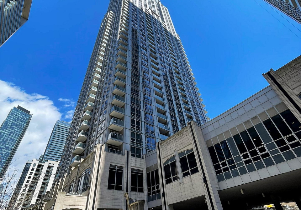 763-bay-street-toronto-ontario-c13113066