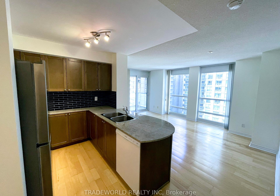 763-bay-street-toronto-ontario-c13113066