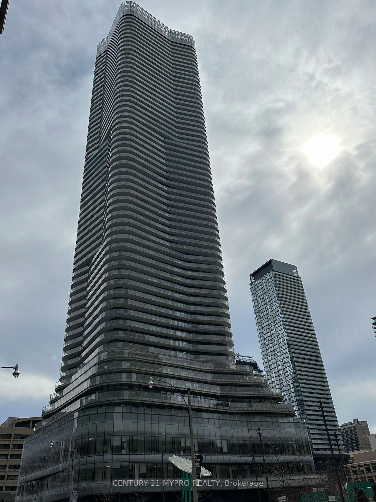 11-wellesley-street-w-toronto-ontario-c13113086
