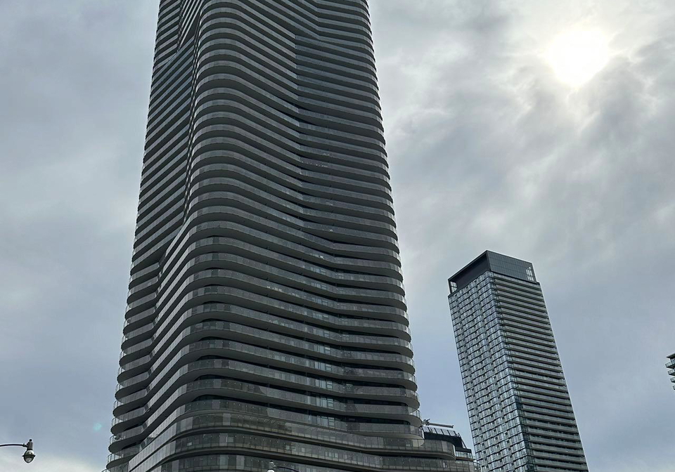 11-wellesley-street-w-toronto-ontario-c13113086